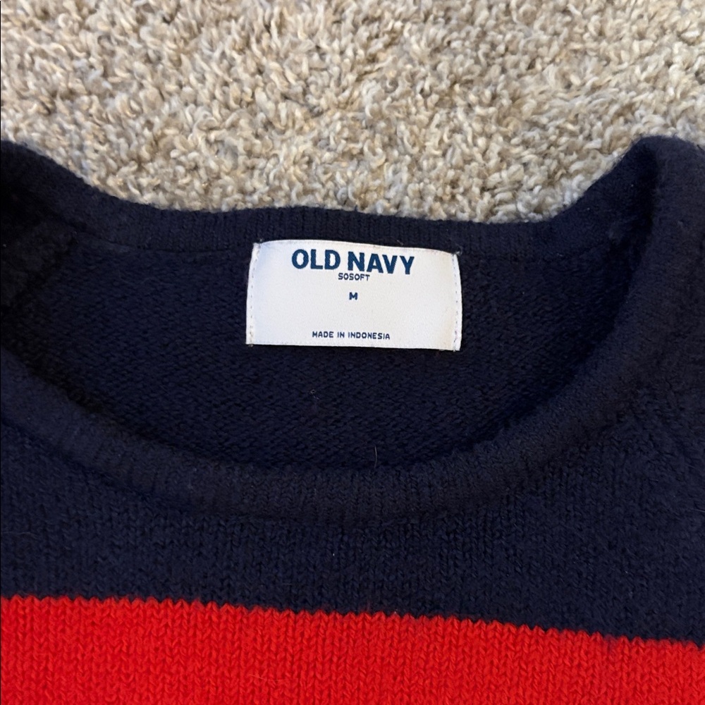 Old Navy SoSoft Cropped Puff Sleeve Sweater - Picture 6 of 8